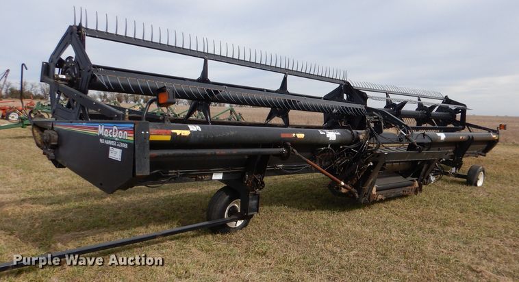 image for item DL3486 2006 MacDon 963  draper head