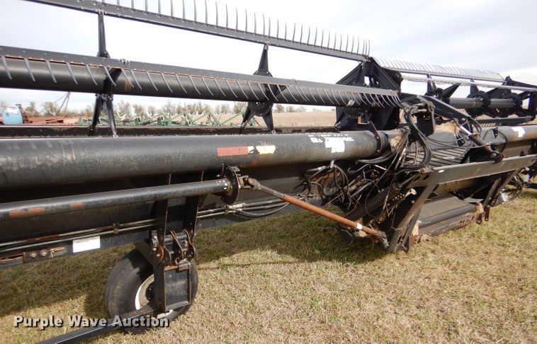 image for item DL3486 2006 MacDon 963  draper head