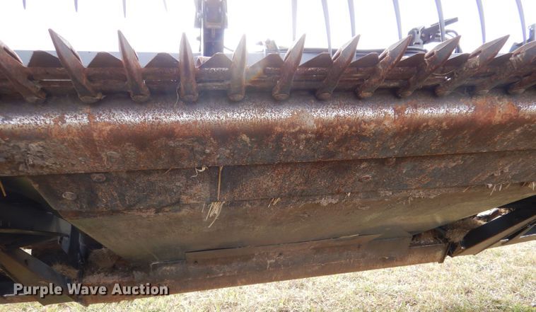 image for item DL3486 2006 MacDon 963  draper head