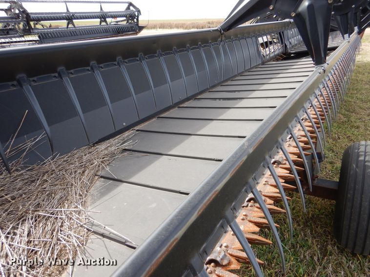 image for item DL3486 2006 MacDon 963  draper head