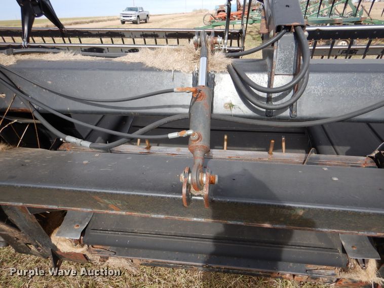 image for item DL3486 2006 MacDon 963  draper head