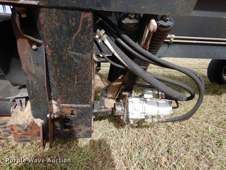 image for item DL3486 2006 MacDon 963  draper head