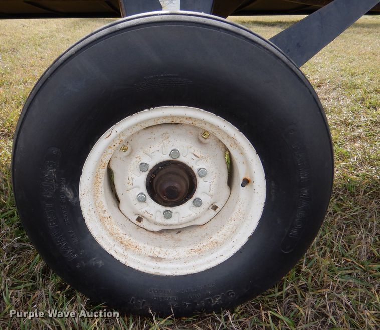 image for item DL3486 2006 MacDon 963  draper head