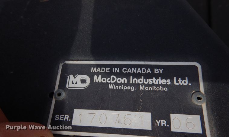 image for item DL3486 2006 MacDon 963  draper head