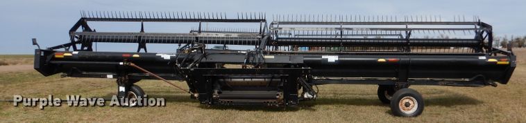 image for item DL3487 2006 MacDon 963  draper head