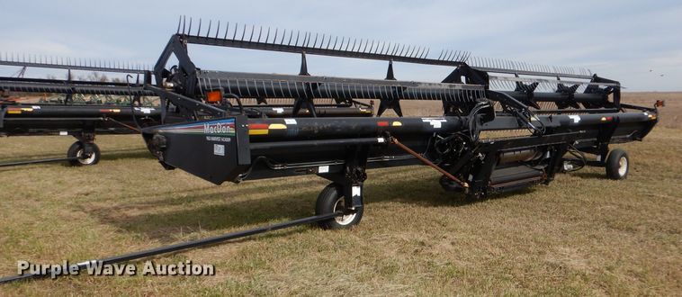 image for item DL3487 2006 MacDon 963  draper head