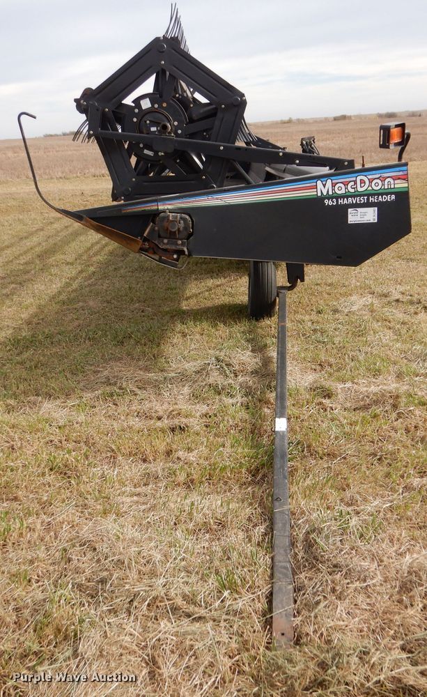 image for item DL3487 2006 MacDon 963  draper head