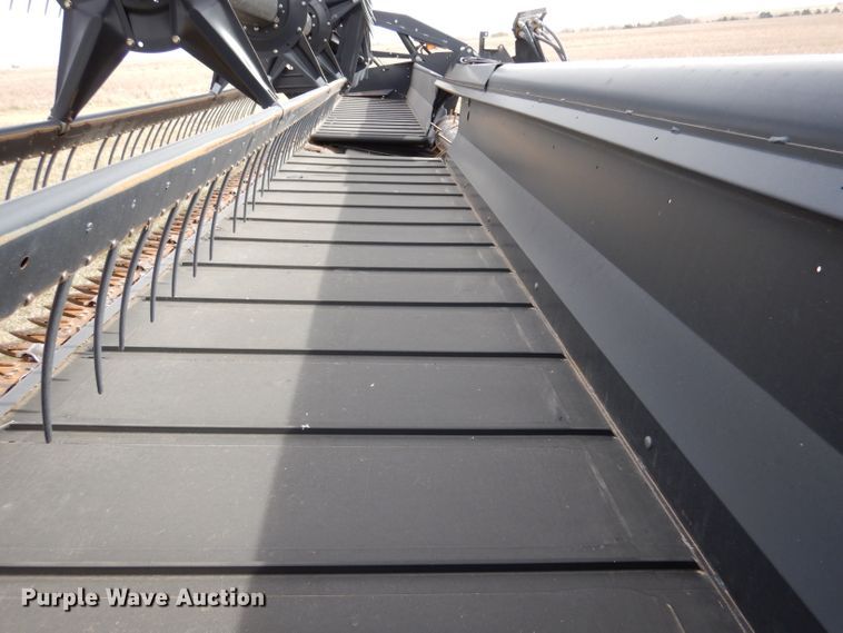 image for item DL3487 2006 MacDon 963  draper head