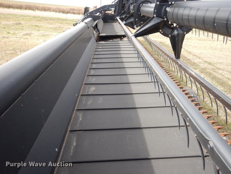 image for item DL3487 2006 MacDon 963  draper head