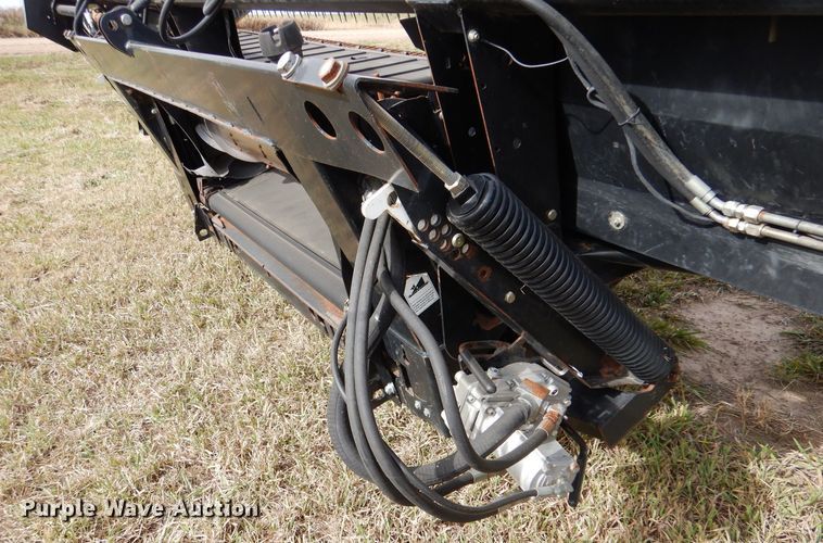 image for item DL3487 2006 MacDon 963  draper head