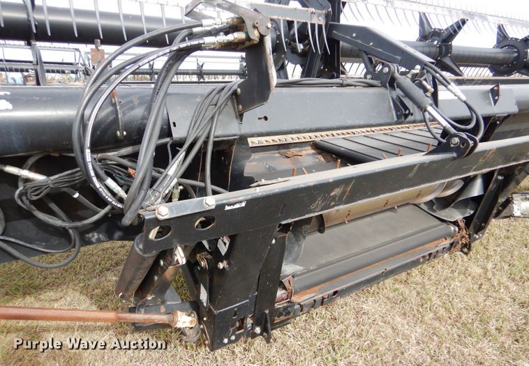 image for item DL3487 2006 MacDon 963  draper head