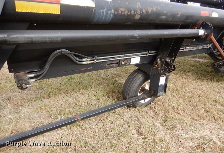 image for item DL3487 2006 MacDon 963  draper head