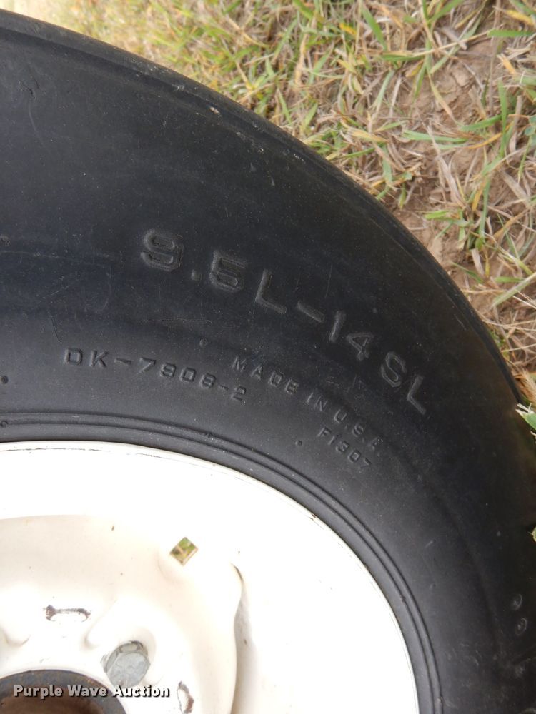 image for item DL3487 2006 MacDon 963  draper head