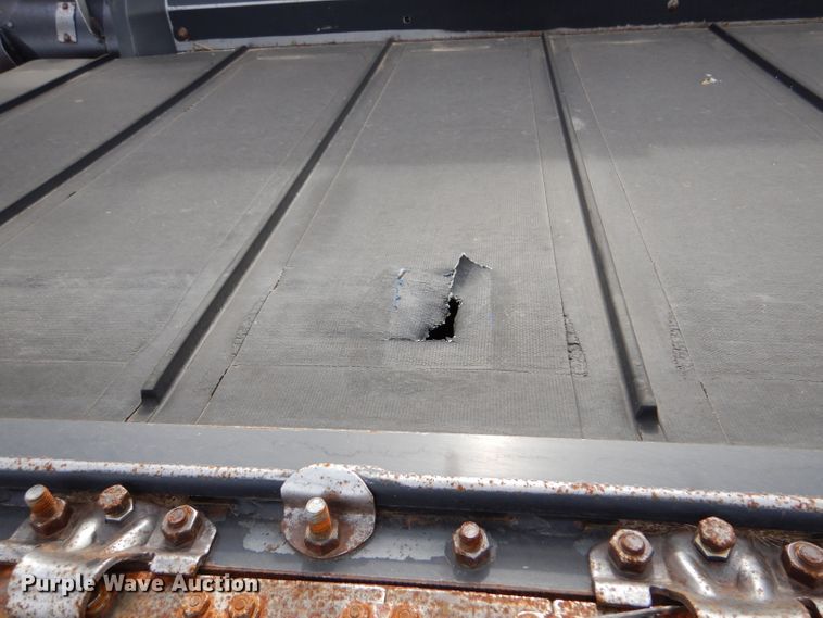 image for item DL3487 2006 MacDon 963  draper head