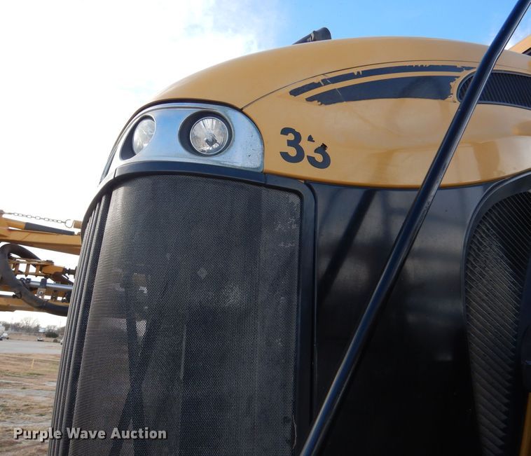 image for item DL3504 2012 AGCO RoGator RG1100  sprayer