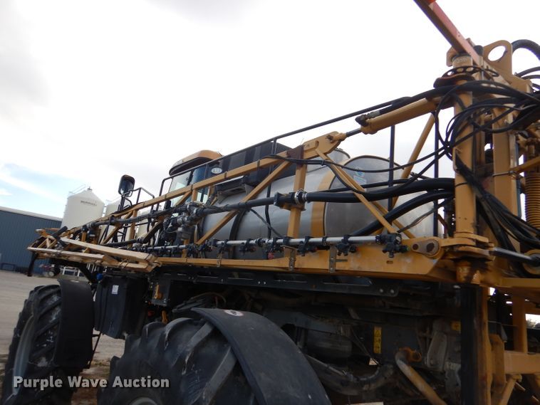 image for item DL3504 2012 AGCO RoGator RG1100  sprayer