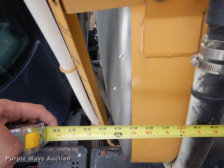 image for item DL3504 2012 AGCO RoGator RG1100  sprayer