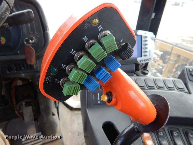 image for item DL3504 2012 AGCO RoGator RG1100  sprayer