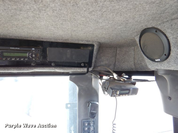 image for item DL3504 2012 AGCO RoGator RG1100  sprayer