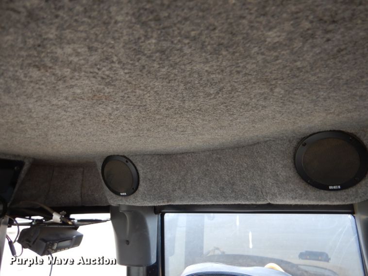 image for item DL3504 2012 AGCO RoGator RG1100  sprayer