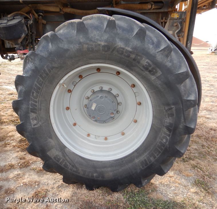 image for item DL3504 2012 AGCO RoGator RG1100  sprayer