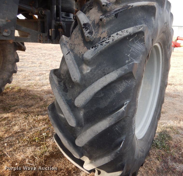 image for item DL3504 2012 AGCO RoGator RG1100  sprayer