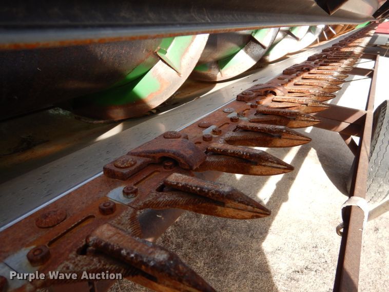 image for item DL3516 1998 John Deere 930  rigid head