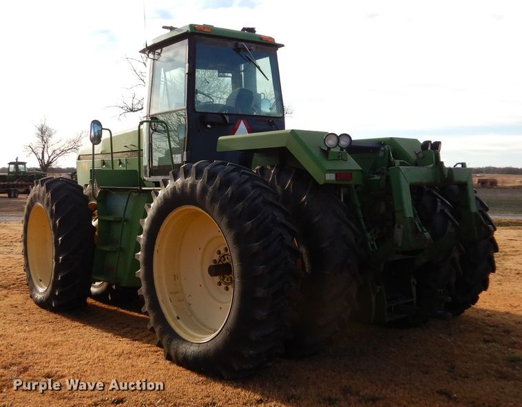 image for item DL3517 1996 John Deere 8770  4WD tractor