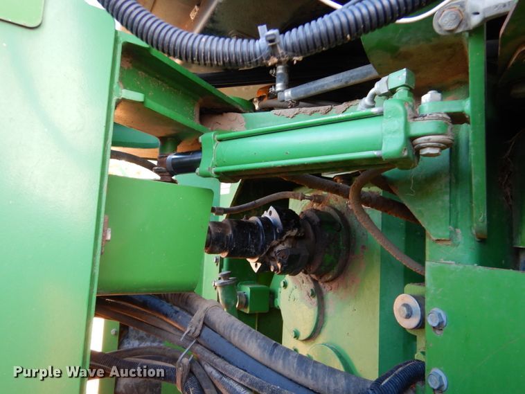 image for item DL3517 1996 John Deere 8770  4WD tractor