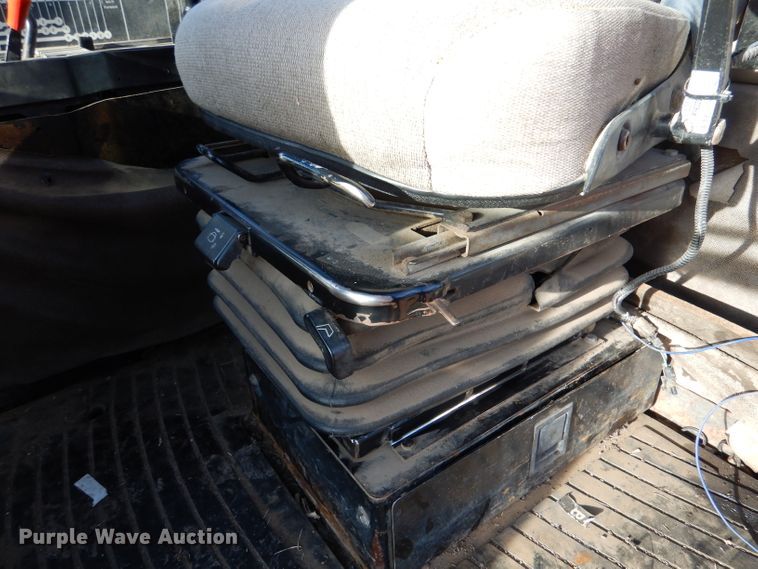 image for item DL3517 1996 John Deere 8770  4WD tractor