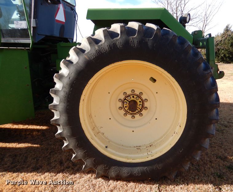 image for item DL3517 1996 John Deere 8770  4WD tractor