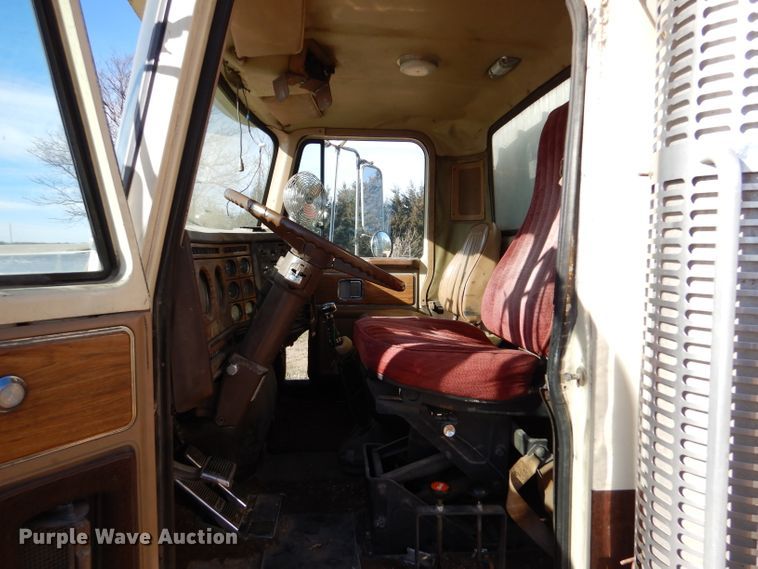 image for item DL3518 1980 GMC General  grain truck