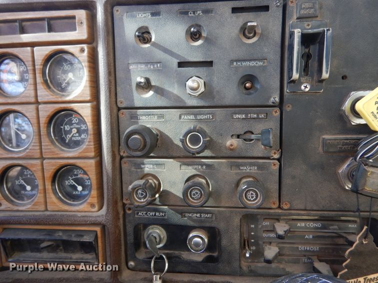 image for item DL3518 1980 GMC General  grain truck