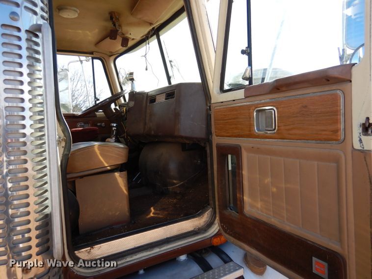 image for item DL3518 1980 GMC General  grain truck