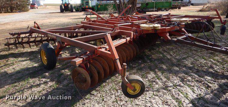 image for item DL3520 Sunflower 1230-27  tandem off-set disk