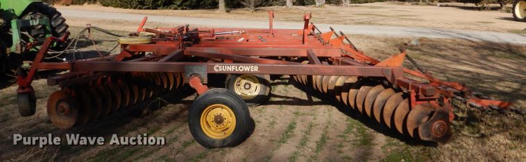 image for item DL3520 Sunflower 1230-27  tandem off-set disk