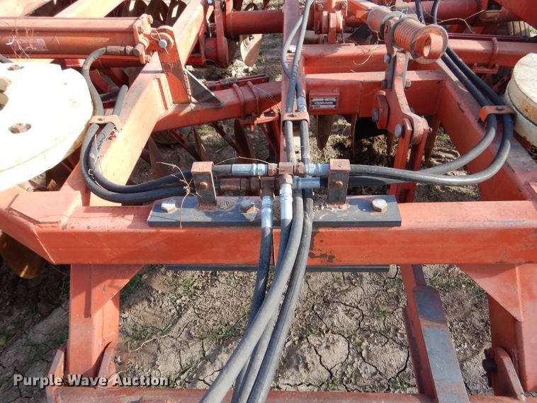 image for item DL3520 Sunflower 1230-27  tandem off-set disk