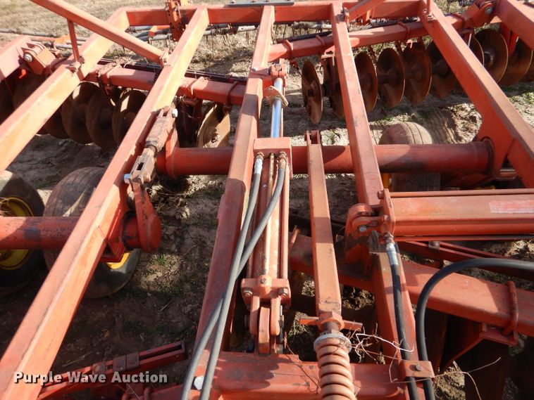 image for item DL3520 Sunflower 1230-27  tandem off-set disk