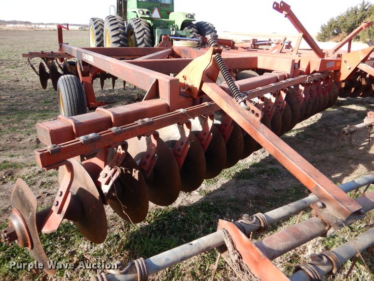 image for item DL3520 Sunflower 1230-27  tandem off-set disk