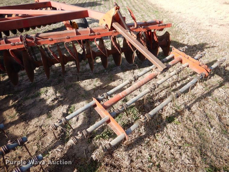 image for item DL3520 Sunflower 1230-27  tandem off-set disk