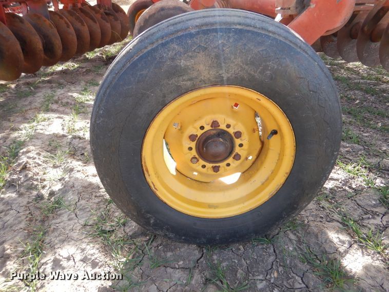 image for item DL3520 Sunflower 1230-27  tandem off-set disk