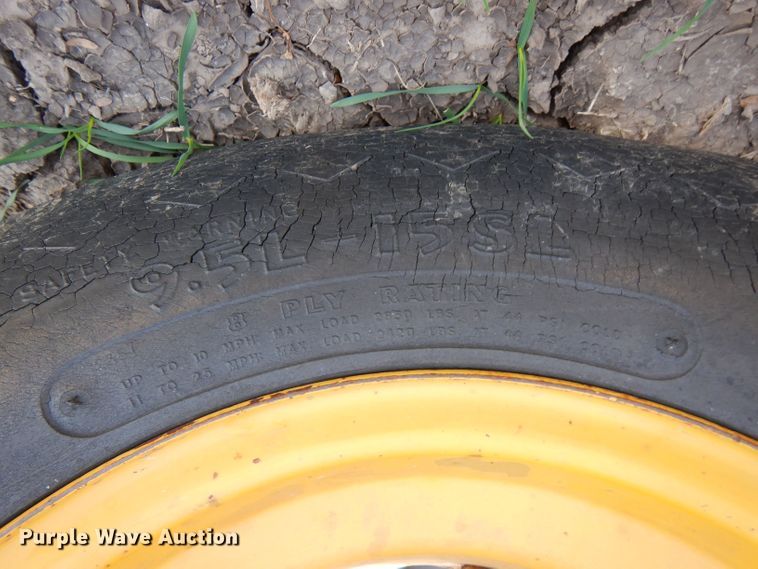 image for item DL3520 Sunflower 1230-27  tandem off-set disk