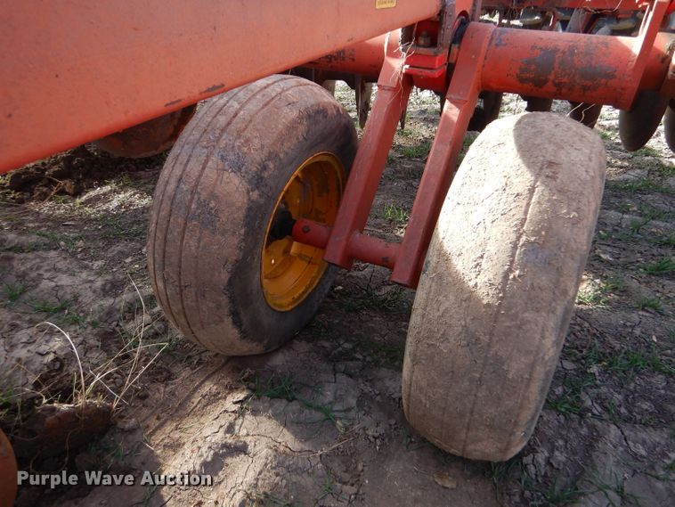 image for item DL3520 Sunflower 1230-27  tandem off-set disk