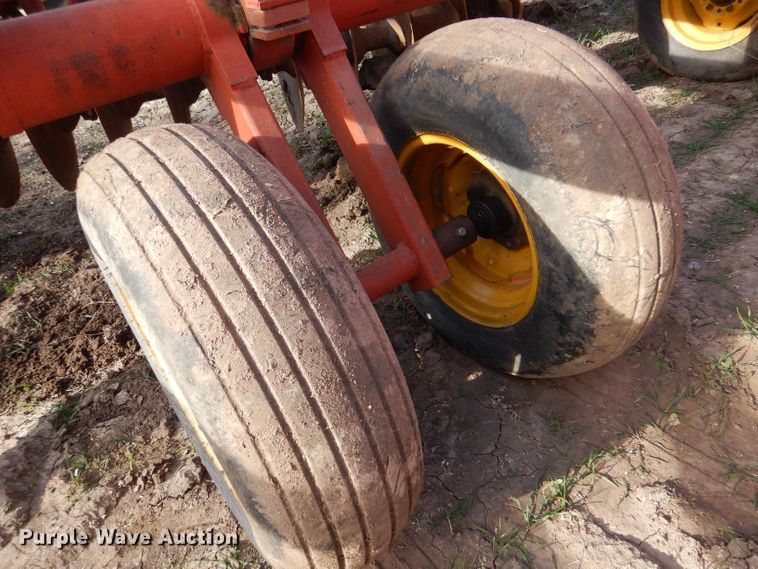 image for item DL3520 Sunflower 1230-27  tandem off-set disk