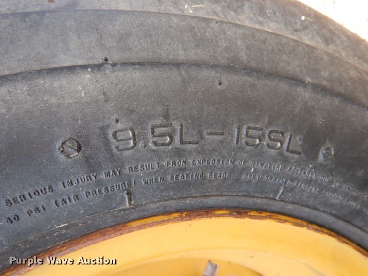 image for item DL3520 Sunflower 1230-27  tandem off-set disk