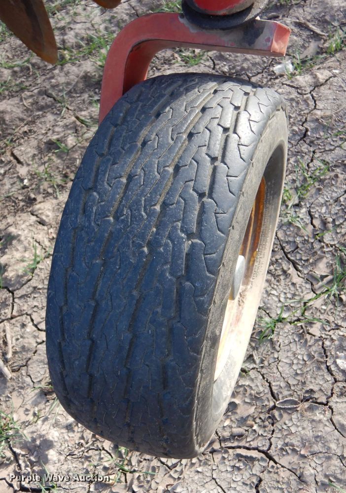 image for item DL3520 Sunflower 1230-27  tandem off-set disk