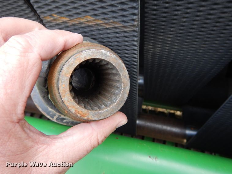 image for item DM0699 2005 John Deere 567  round baler