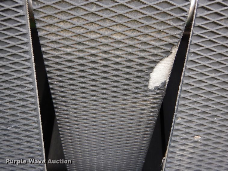 image for item DM0699 2005 John Deere 567  round baler