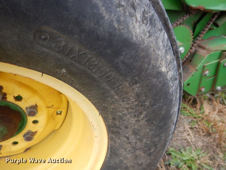 image for item DM0699 2005 John Deere 567  round baler