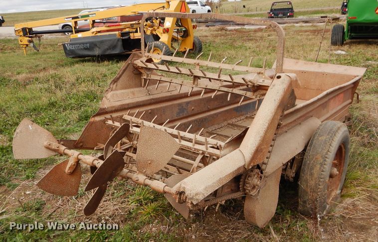 image for item DM0701 Case  manure spreader